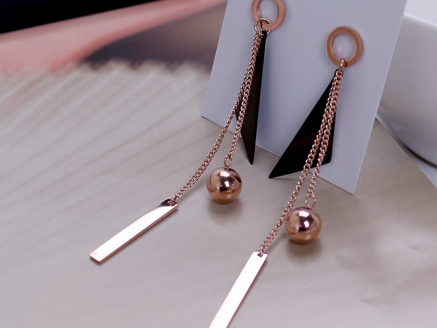 <b><p>Haan Surge Steel earring titium staless Simp</p></b><b><p>しオンドゥ 書かれているカールスチール イヤリング チタン ステンレス シンプルな</p></b><br /><br /><p align='center'>