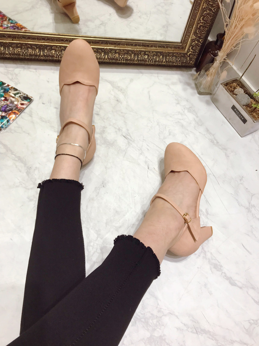 <b><p>wave Go Middle heel Strap pump Korean Colge</p></b><b><p>波 行って見れ ミドルヒール ストラップ パンプス 韓国語 大学生デイリック 女性カジュア</p></b><br /><br /><p align='center'>