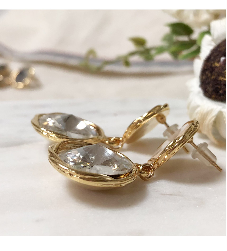 <b><p>Yanna Mourning stone Cubic Drop earr Simple</p></b><b><p>ヤンナ 無排 ストーン キュービック ドロップ イヤリング シンプルモダン アンティーク</p></b><br /><br /><p align='center'>