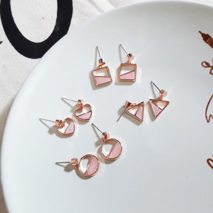 <b><p>Minal Figure Drop earrg Date look Paisley</p></b><b><p>ミニマル 図形 ドロップ イヤリング デートルック パチルク おしゃれ良い エッジのある</p></b><br /><br /><p align='center'>