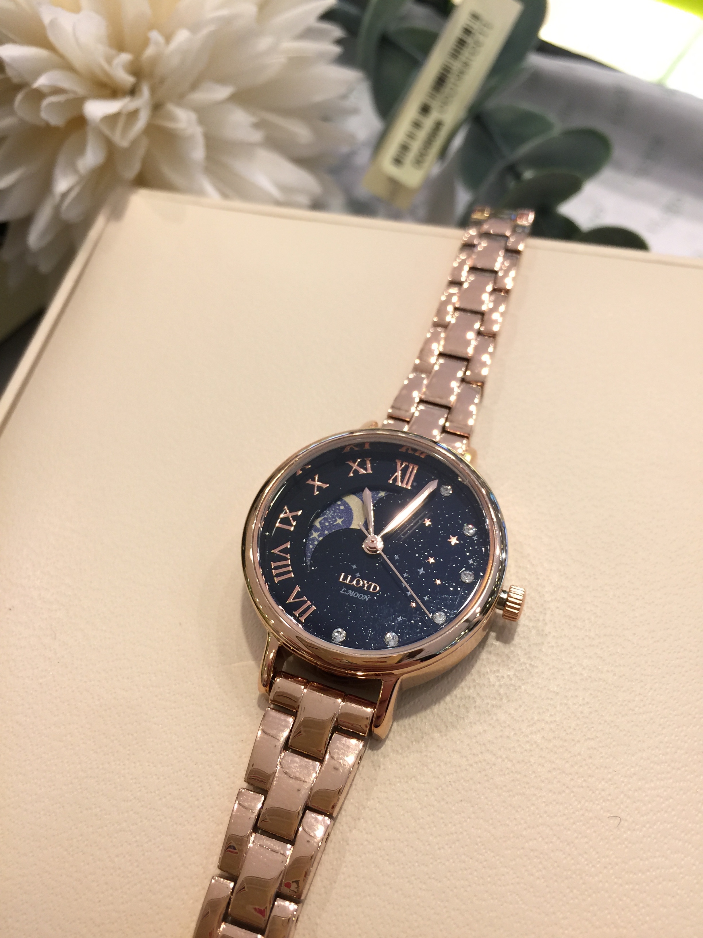 <b><p>Lloyd Sun Moon Gate female met cck LL2G18361CSS</p></b><b><p>ロイド ソンエンドア 女性 メタル 時計 LL2G18361CSS CGG 30代</p></b><br /><br /><p align='center'>