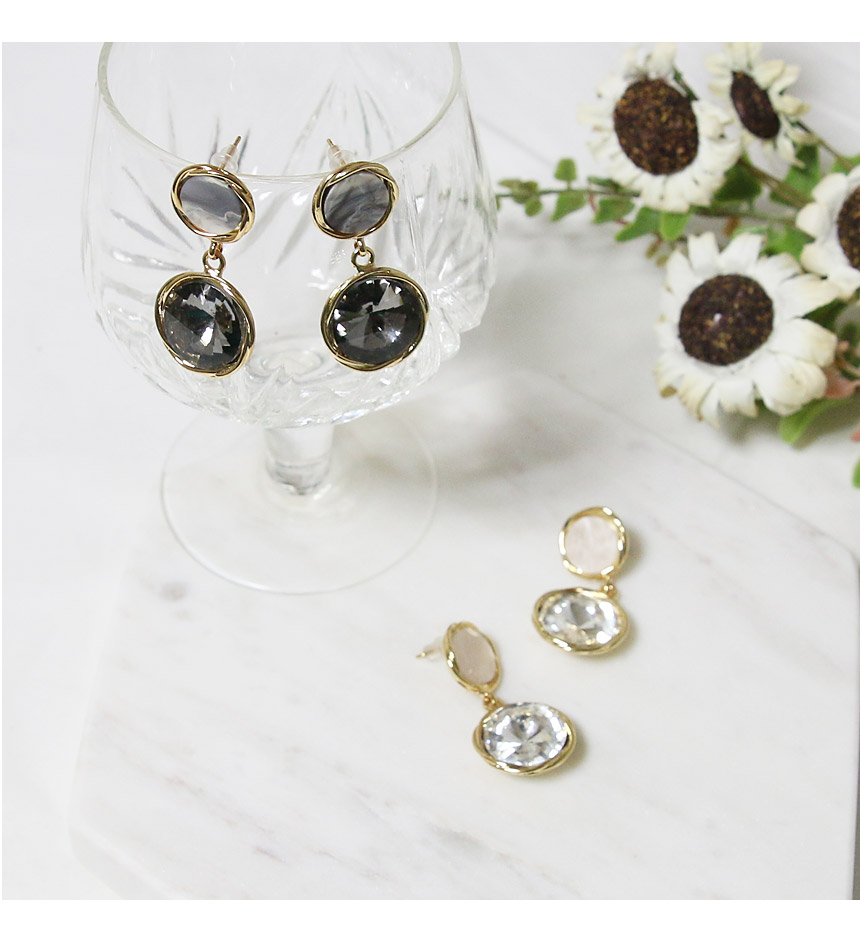 <b><p>Yanna Mourning stone Cubic Drop earr Simple</p></b><b><p>ヤンナ 無排 ストーン キュービック ドロップ イヤリング シンプルモダン アンティーク</p></b><br /><br /><p align='center'>