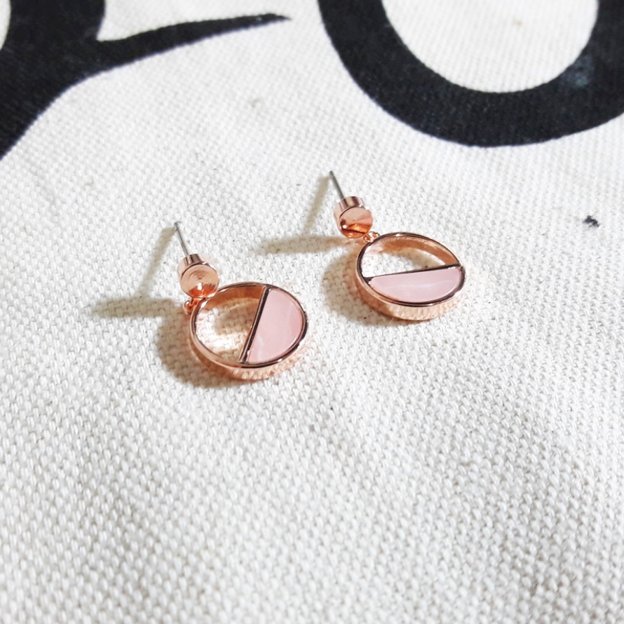 <b><p>Minal Figure Drop earrg Date look Paisley</p></b><b><p>ミニマル 図形 ドロップ イヤリング デートルック パチルク おしゃれ良い エッジのある</p></b><br /><br /><p align='center'>