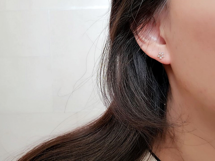 <b><p>flower Dp Silv fing Cubic earr set Spr Statue</p></b><b><p>フラワー ドロップ ウンチム キュービック イヤリング セット 春身上ワンピース</p></b><br /><br /><p align='center'>