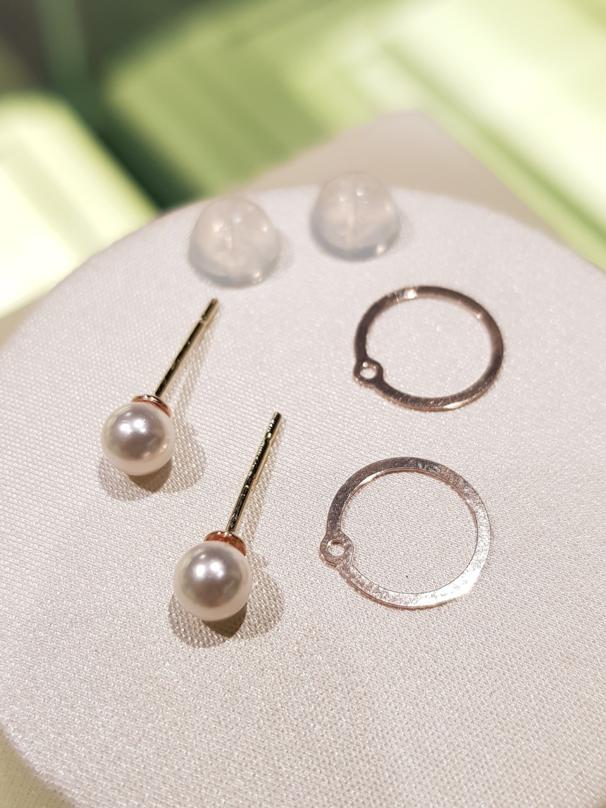 <b><p>Lloyd Pearl ring pendant 10K LPTG4074T</p></b><b><p>ロイド パールリング ペンダント 10KイヤLPTG4074T</p></b><br /><br /><p align='center'>