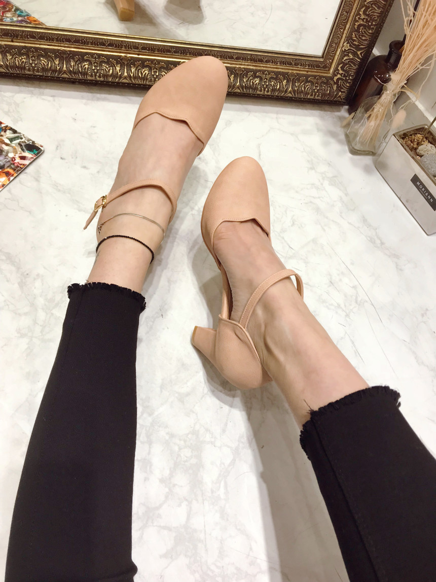 <b><p>wave Go Middle heel Strap pump Korean Colge</p></b><b><p>波 行って見れ ミドルヒール ストラップ パンプス 韓国語 大学生デイリック 女性カジュア</p></b><br /><br /><p align='center'>