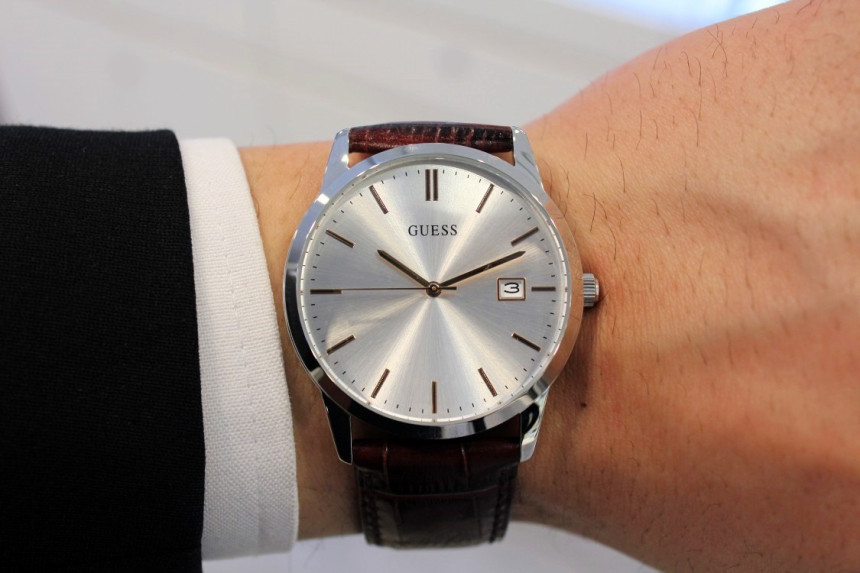 <b><p>Gustuts GUESS Men's dress line CAMDEN</p></b><b><p>がシュトゥッズ 推測 メンズ ドレス ライン CAMDEN ブラウン 革バンドの腕時計</p></b><br /><br /><p align='center'>