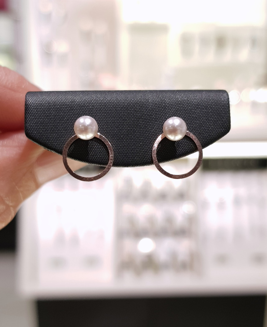 <b><p>Lloyd Pearl ring pendant 10K LPTG4074T</p></b><b><p>ロイド パールリング ペンダント 10KイヤLPTG4074T</p></b><br /><br /><p align='center'>