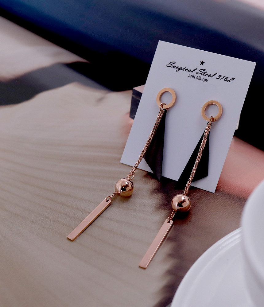 <b><p>Haan Surge Steel earring titium staless Simp</p></b><b><p>しオンドゥ 書かれているカールスチール イヤリング チタン ステンレス シンプルな</p></b><br /><br /><p align='center'>