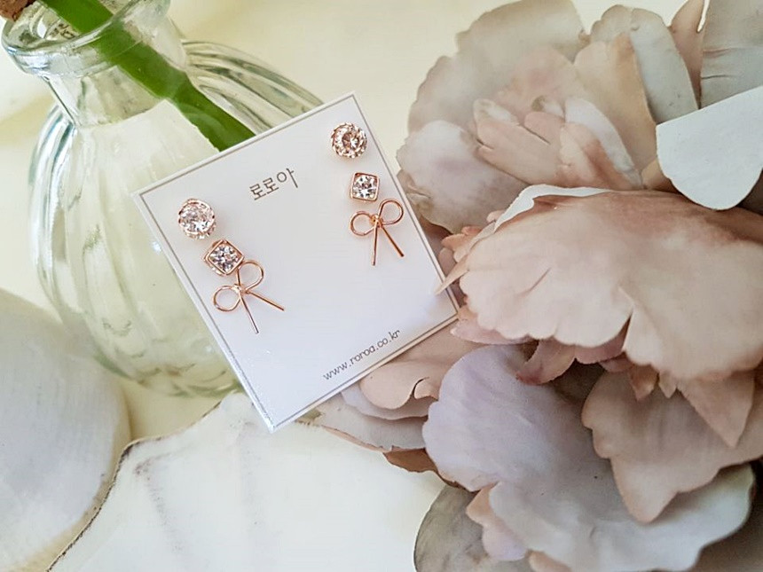 <b><p>flower Dp Silv fing Cubic earr set Spr Statue</p></b><b><p>フラワー ドロップ ウンチム キュービック イヤリング セット 春身上ワンピース</p></b><br /><br /><p align='center'>