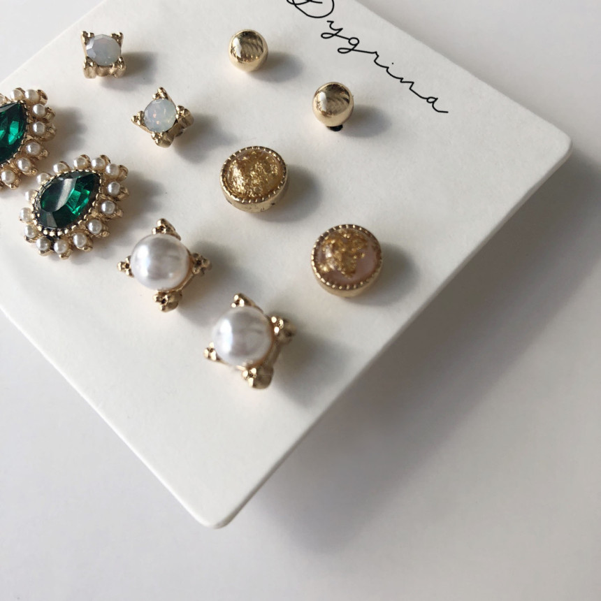 <b><p>viage Blanc 5 species earrg set blg nocee</p></b><b><p>ヴィンテージ ブラン 5種 イヤリング セット ケバケバ 清純 ロマンチック ゲストル</p></b><br /><br /><p align='center'>