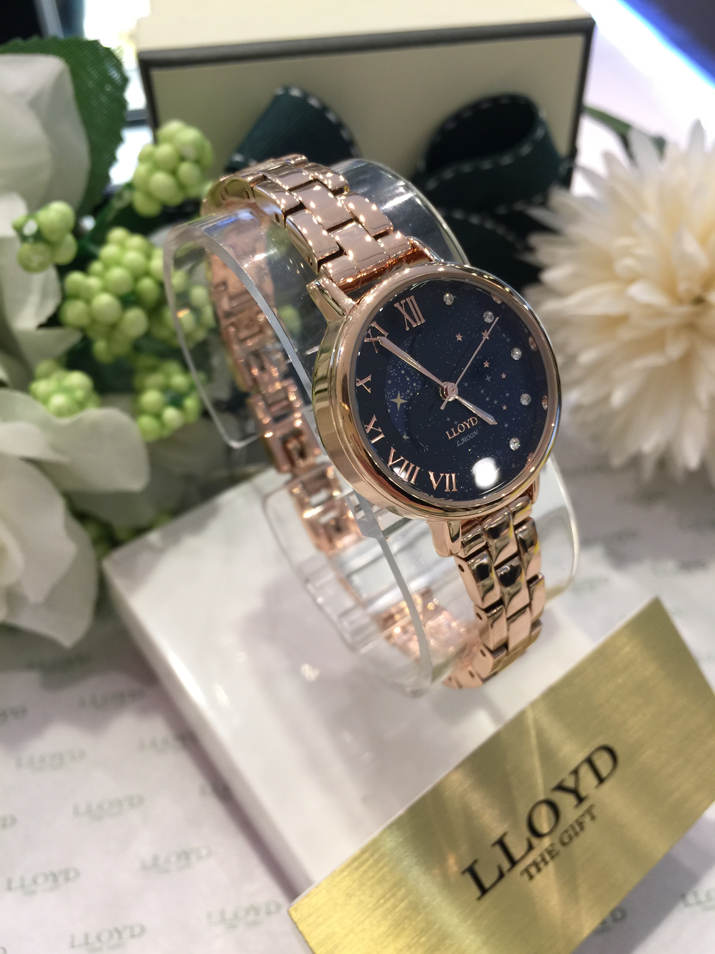 <b><p>Lloyd Sun Moon Gate female met cck LL2G18361CSS</p></b><b><p>ロイド ソンエンドア 女性 メタル 時計 LL2G18361CSS CGG 30代</p></b><br /><br /><p align='center'>