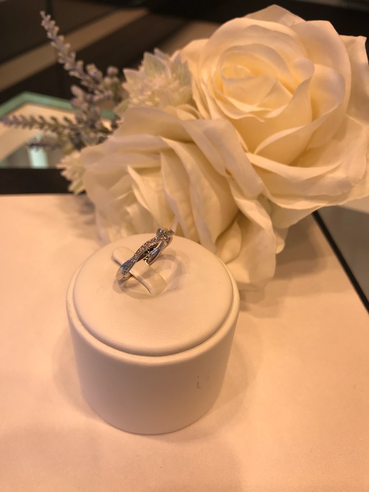 <b><p>Stonehenge 14K White Dia Ri M0051D</p></b><b><p>ストーンヘンジ 14KホワイトDiaリングM0051D</p></b><br /><br /><p align='center'>