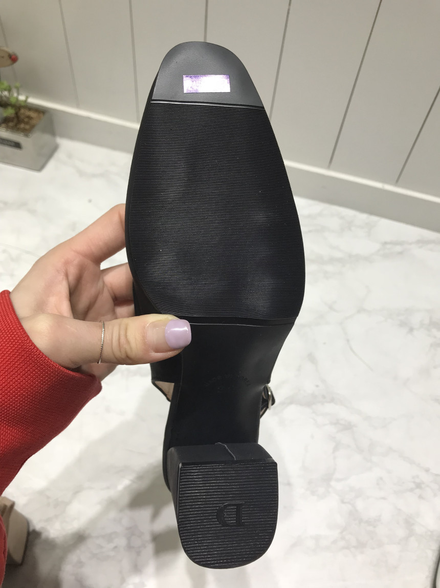 <b><p>Korean Specials Slim Squa nose Middle el</p></b><b><p>Korean特価 スリムな 正方形の鼻 ミドルヒール ングベクヒル 5cm、7cm</p></b><br /><br /><p align='center'>