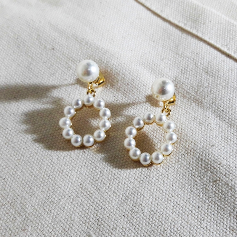 <b><p>Pearl Drop ring Date look Paisley Nice to</p></b><b><p>真珠 ドロップ イヤリング デートルック パチルク おしゃれ良い エッジのある 一つだけで説得力の</p></b><br /><br /><p align='center'>