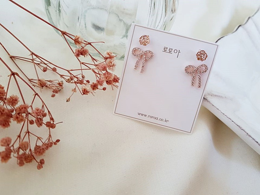 <b><p>flower Dp Silv fing Cubic earr set Spr Statue</p></b><b><p>フラワー ドロップ ウンチム キュービック イヤリング セット 春身上ワンピース</p></b><br /><br /><p align='center'>