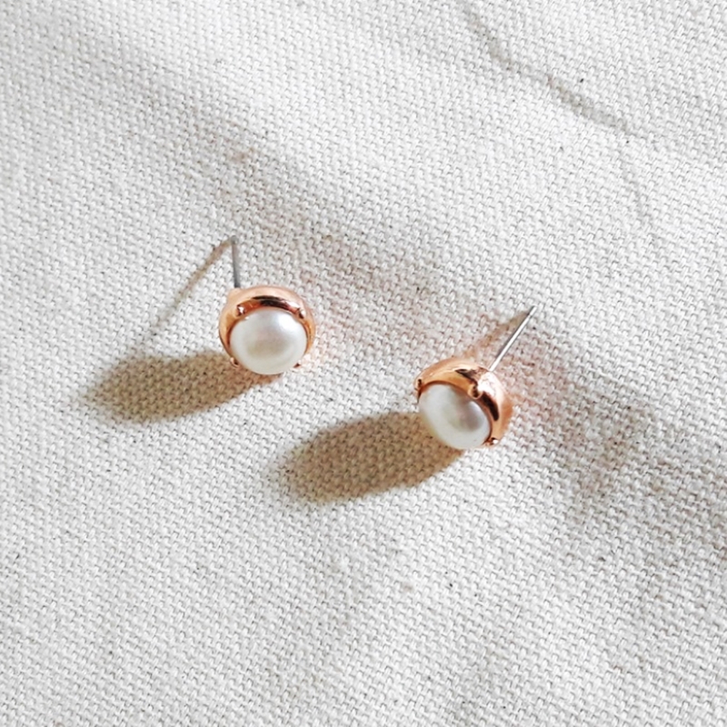 <b><p>Pearl Drop ring Date look Paisley Nice to</p></b><b><p>真珠 ドロップ イヤリング デートルック パチルク おしゃれ良い エッジのある 一つだけで説得力の</p></b><br /><br /><p align='center'>