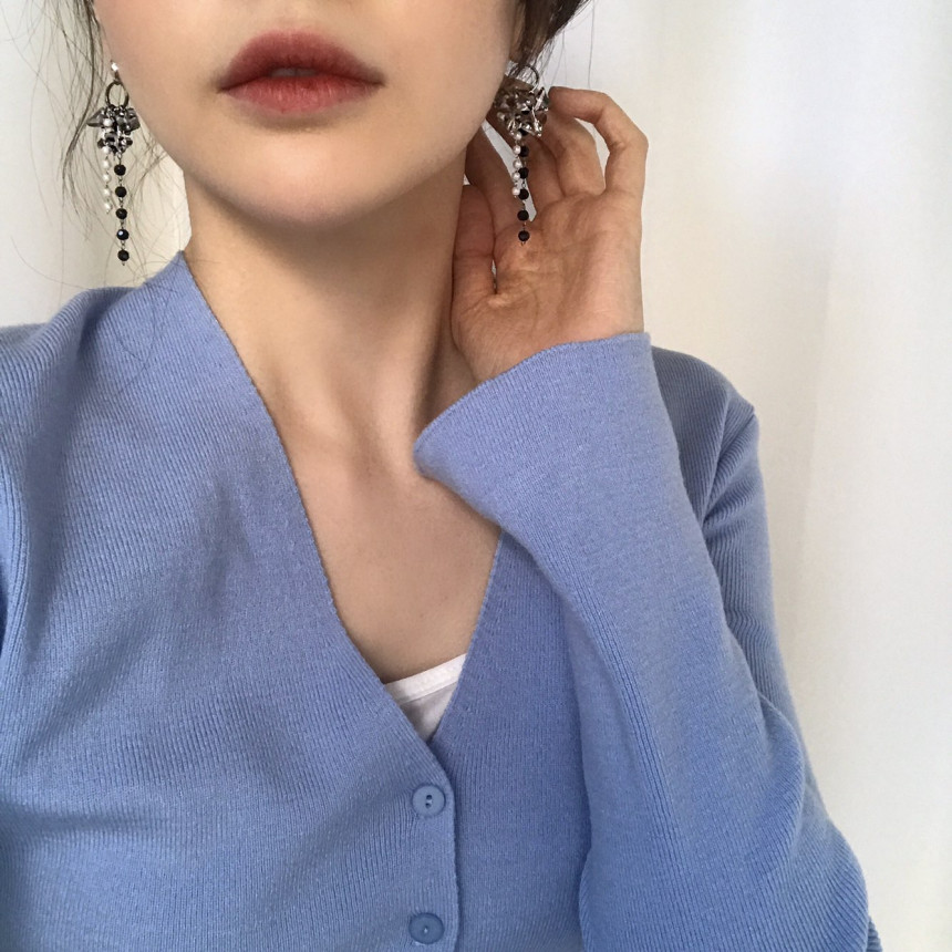 <b><p>Soy crystal Drop Earrings 3color Pot Feme</p></b><b><p>ソイ クリスタル ドロップイヤリング 3色 ポイントが フェミニンコーディネート</p></b><br /><br /><p align='center'>