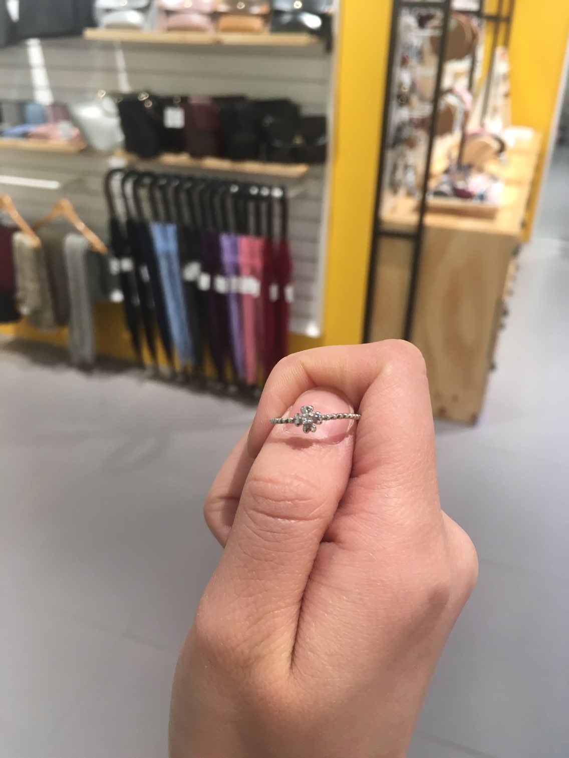 <b><p>Flower_vintage ASRS4L032R Girl coordation</p></b><b><p>花_ヴィンテージ ASRS4L032R 女性コーディネート 日常のファッション 春</p></b><br /><br /><p align='center'>