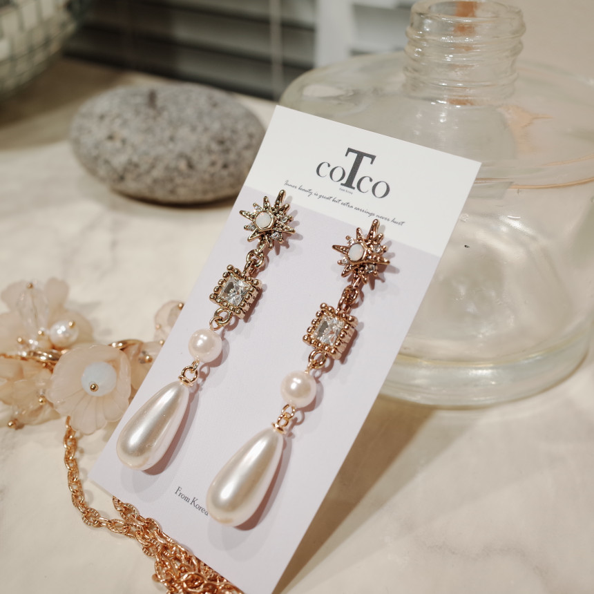 <b><p>spring sunlight Old-fashioned Pearl Drop</p></b><b><p>春 日差し 古風 真珠 ドロップ イヤリング</p></b><br /><br /><p align='center'>