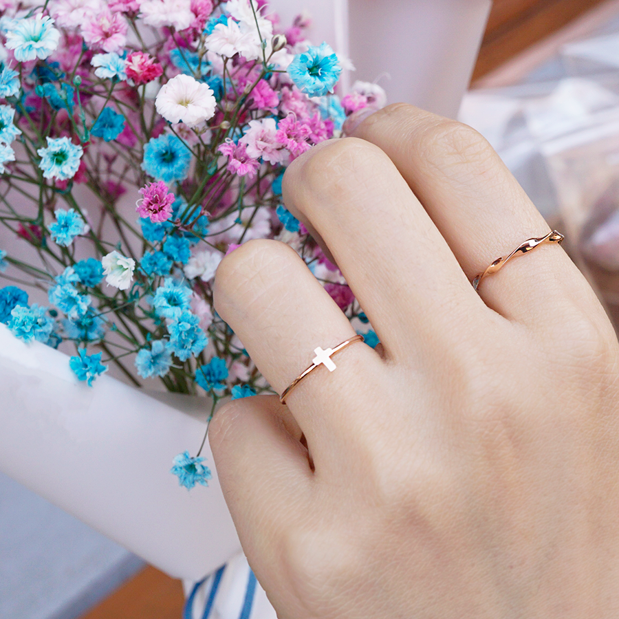 <b><p>gold rose simple The Cs Layered ring pot</p></b><b><p>ゴールド ローズ シンプル クロス 重ね着 リング ポイント 検知 ガード ロザリオ</p></b><br /><br /><p align='center'>