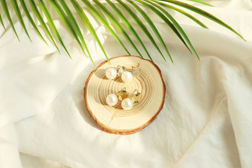 <b><p>simple Pearl Drop Erings Bold Fashionab styl</p></b><b><p>シンプル 真珠 ドロップイヤリング ボールドた ファッショナブルなスタイ 女性な雰囲気</p></b><br /><br /><p align='center'>