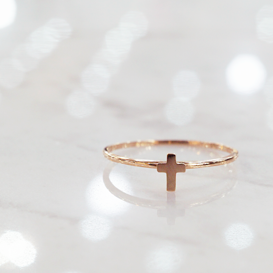 <b><p>gold rose simple The Cs Layered ring pot</p></b><b><p>ゴールド ローズ シンプル クロス 重ね着 リング ポイント 検知 ガード ロザリオ</p></b><br /><br /><p align='center'>