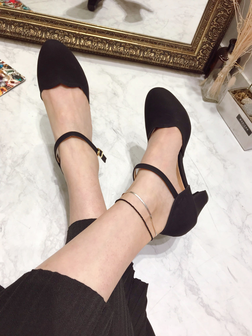 <b><p>wave Go Middle heel Strap pump Korean Colge</p></b><b><p>波 行って見れ ミドルヒール ストラップ パンプス 韓国語 大学生デイリック 女性カジュア</p></b><br /><br /><p align='center'>