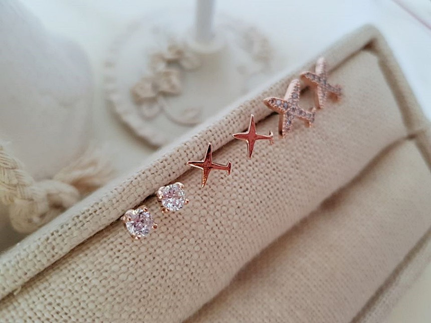 <b><p>flower Dp Silv fing Cubic earr set Spr Statue</p></b><b><p>フラワー ドロップ ウンチム キュービック イヤリング セット 春身上ワンピース</p></b><br /><br /><p align='center'>