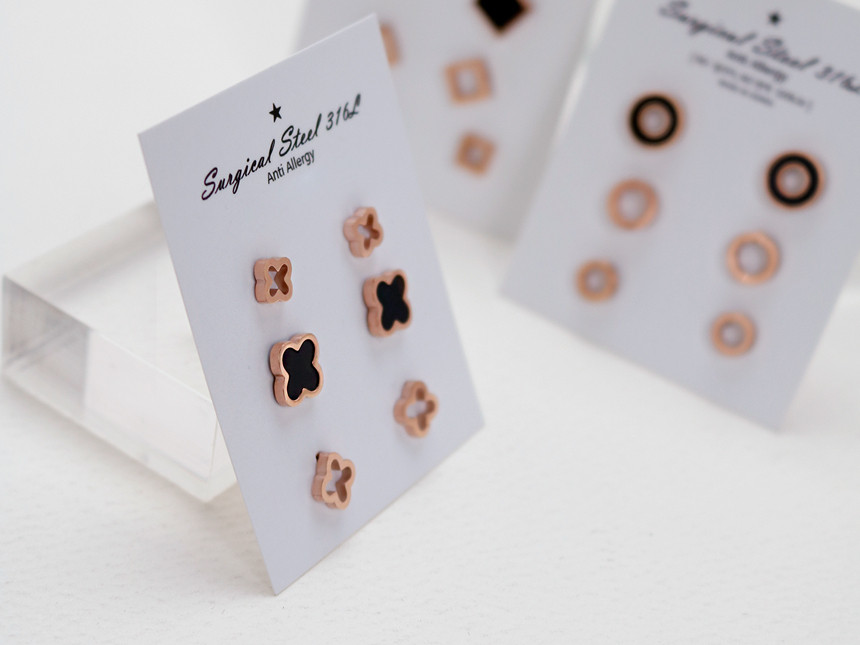 <b><p>Black Clover 6 pieces Surge Steel earring</p></b><b><p>ブラッククローバー6ピース 書かれているカールスチール イヤリング チタン ステンレス</p></b><br /><br /><p align='center'>