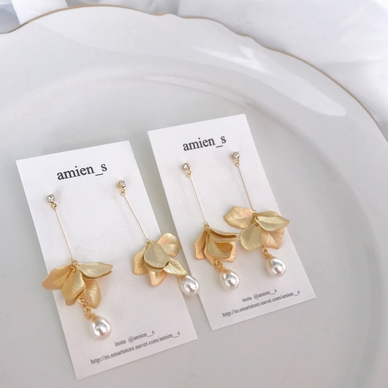 <b><p>Amiens flower bell earing Nick-free simple</p></b><b><p>アミアンス フラワー ベル イヤリング 無ニッケル シンプル 花のグ ゴールド ティーク</p></b><br /><br /><p align='center'>