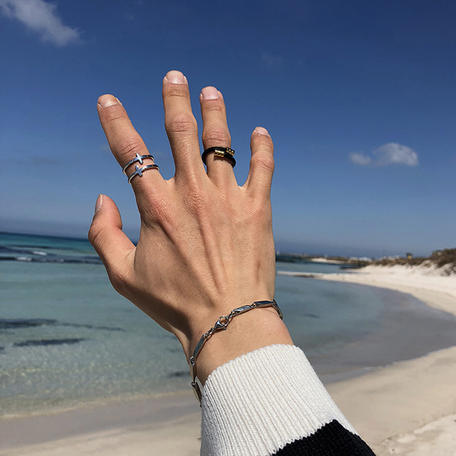 <b><p>wire ring black Man ddy co Look at work Sweet</p></b><b><p>ワイヤー リング 黒 男ダンディコーディネート 出勤ルック サンコム若々しく 残っバカンス</p></b><br /><br /><p align='center'>