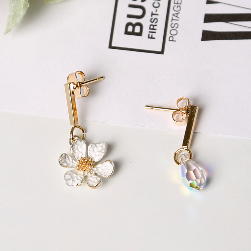 <b><p>Mourning flower Swal Unknn Drop earr Cubic</p></b><b><p>無排 フラワー スワロー オンバル ドロップ イヤリング キュービック ラグジュアリー</p></b><br /><br /><p align='center'>