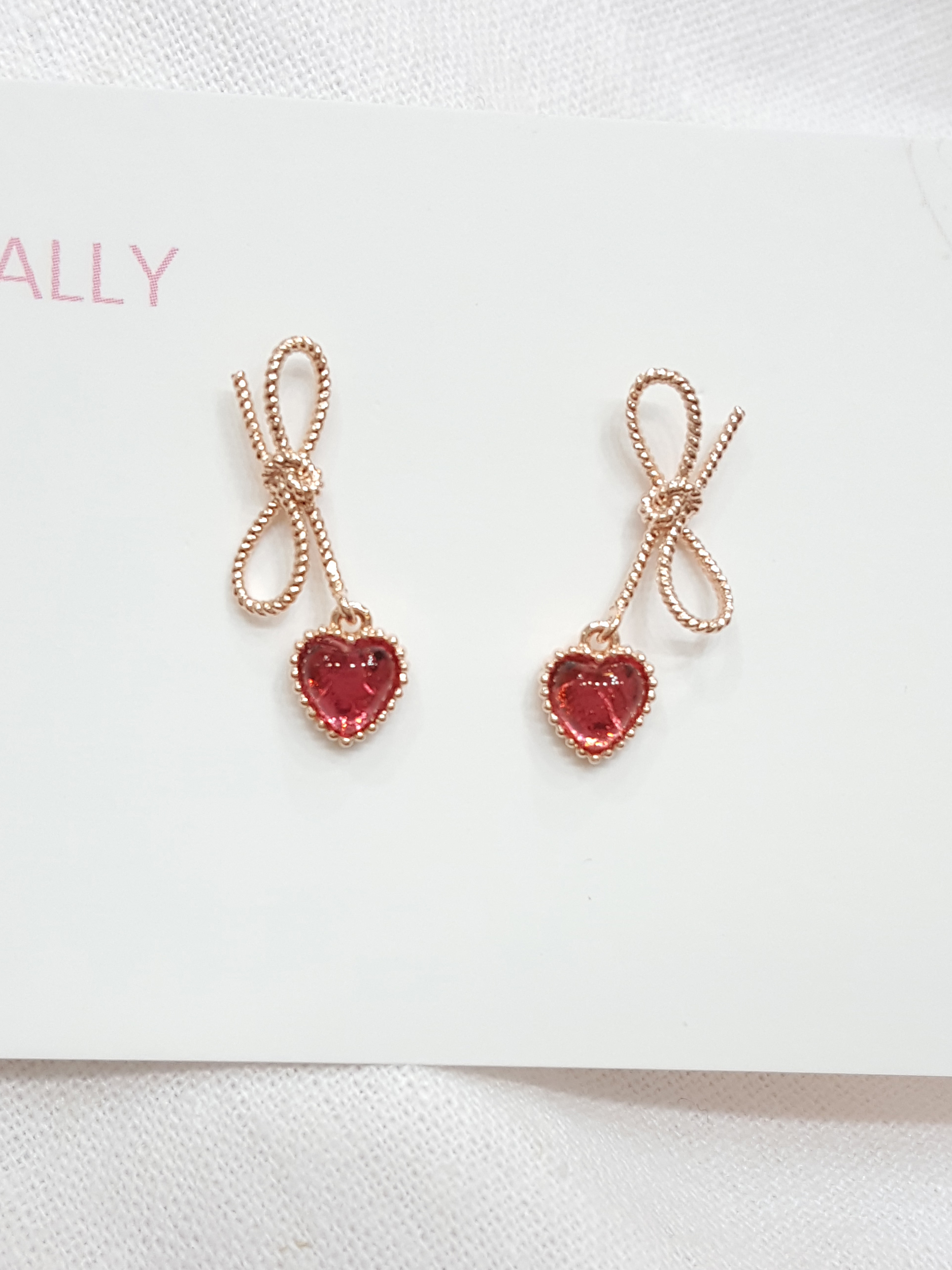 <b><p>Red Ribbon earing</p></b><b><p>レッドリボン イヤリング</p></b><br /><br /><p align='center'>