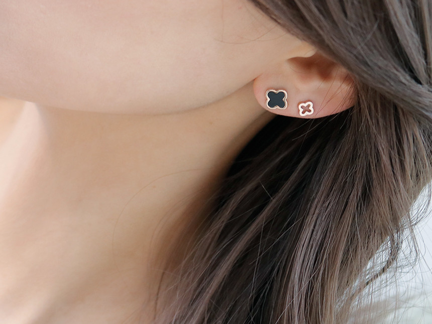 <b><p>Black Clover 6 pieces Surge Steel earring</p></b><b><p>ブラッククローバー6ピース 書かれているカールスチール イヤリング チタン ステンレス</p></b><br /><br /><p align='center'>