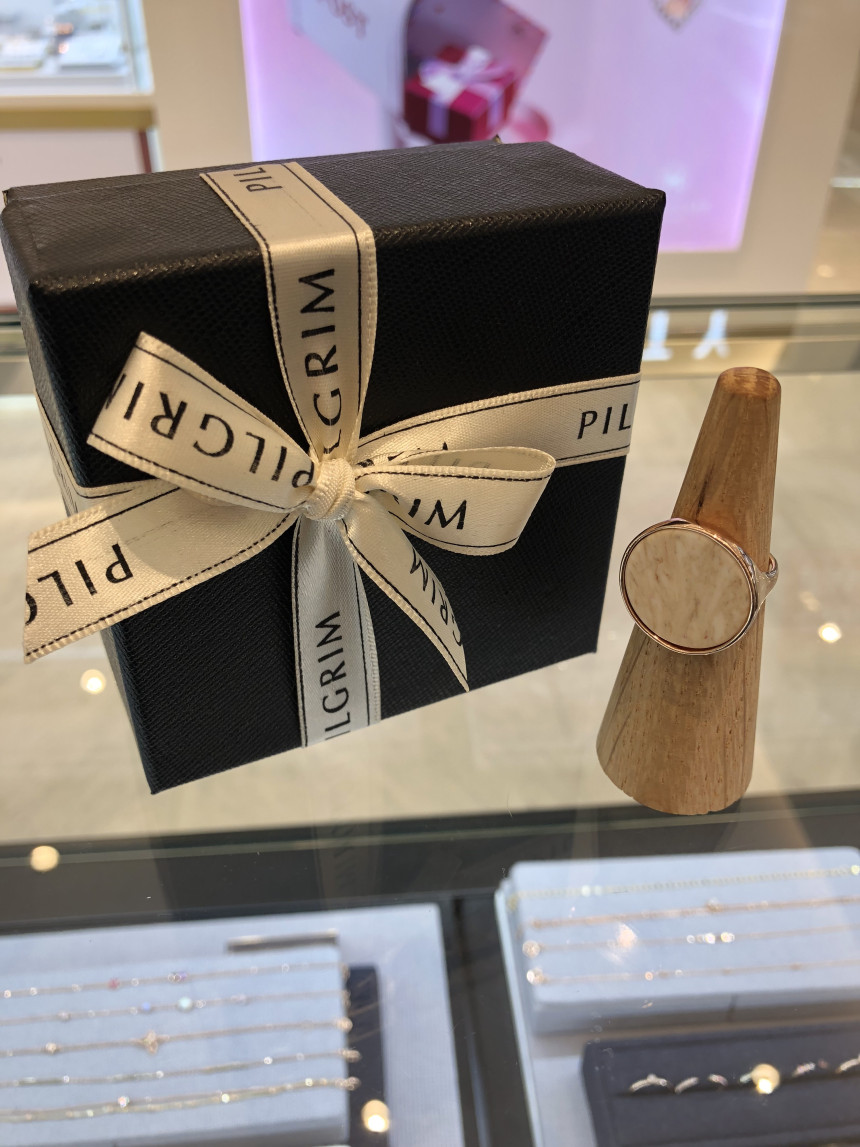 <b><p>Pilgrim stone point ng 17181-4704 Day Ears</p></b><b><p>ピルグリム 原石 ポイント リング 17181-4704 デイリーピアス 魅力のあるスタイル</p></b><br /><br /><p align='center'>