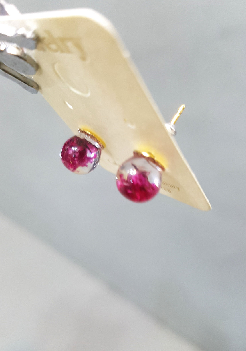 <b><p>Freshwater pearl ball rings limid-edition</p></b><b><p>生花カスミソウボールピアス 限定版 ロマンチックパープル 豪華な おませ ゲストのファッション</p></b><br /><br /><p align='center'>