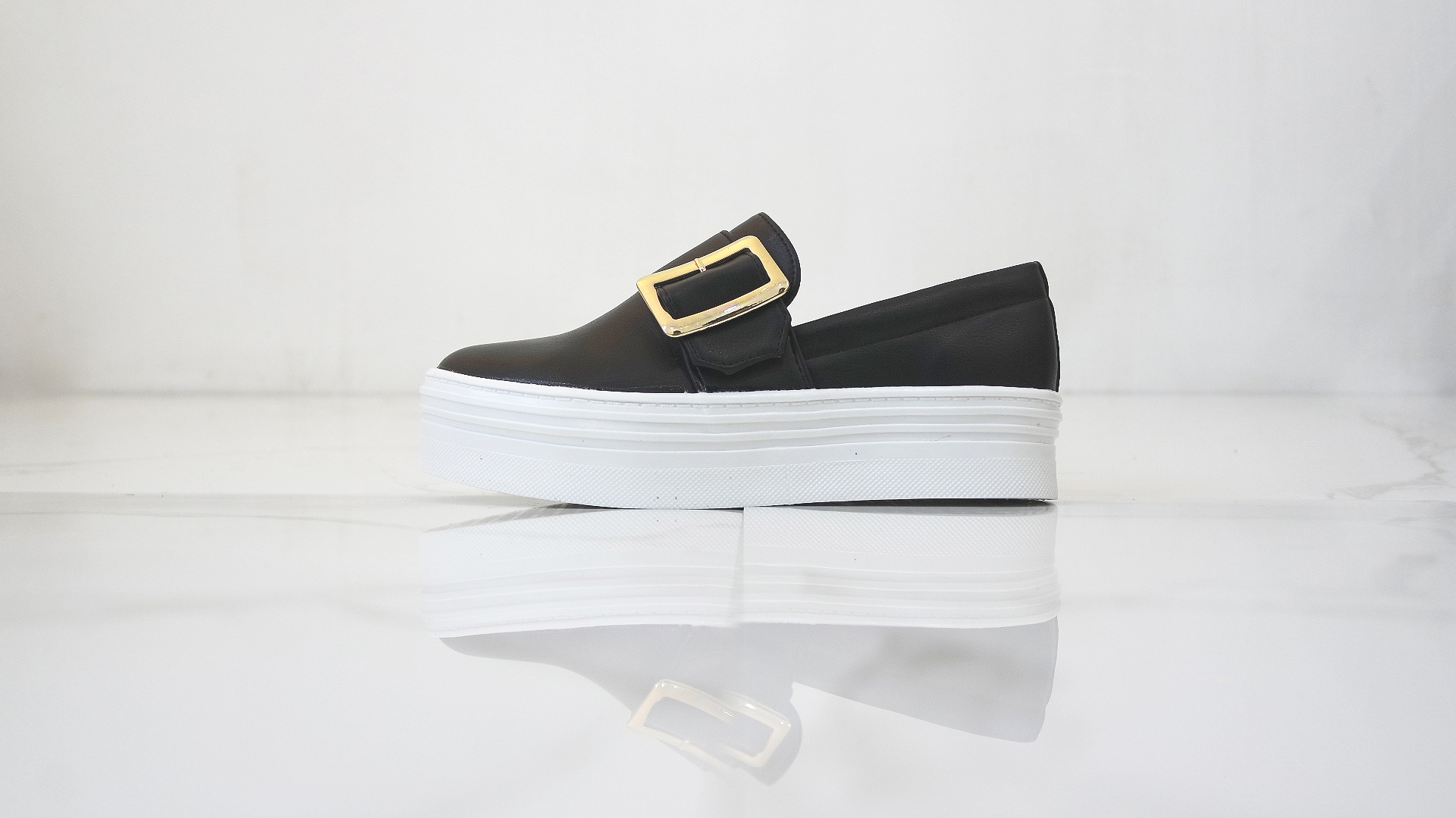 <b><p>Korean Harley squa buck lther Slip-on fema</p></b><b><p>韓国語 ハーレー 正方形 バックル レザー 厚底 スリップオン 女性 スニーカー</p></b><br /><br /><p align='center'>