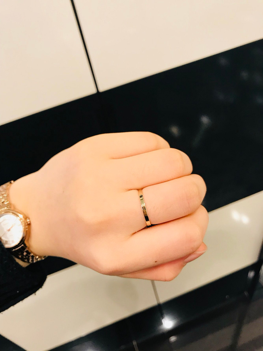 <b><p>Lloyd Uneven Thread ring female LR08249 40s</p></b><b><p>ロイド 無地 糸リング 女性 LR08249 40代 記念日 ホワイトデー 重ね着</p></b><br /><br /><p align='center'>