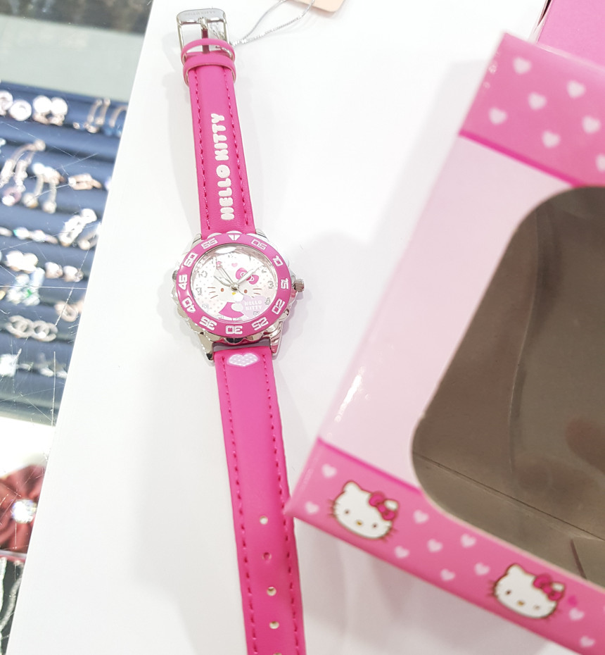 <b><p>MJ Pink Heart Kitty Wrist Watch 460</p></b><b><p>MJ ピンクのハートキティ腕時計 460</p></b><br /><br /><p align='center'>