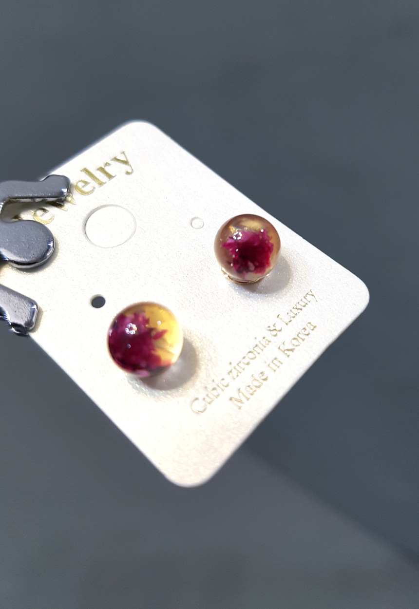 <b><p>Freshwater pearl ball rings limid-edition</p></b><b><p>生花カスミソウボールピアス 限定版 ロマンチックパープル 豪華な おませ ゲストのファッション</p></b><br /><br /><p align='center'>