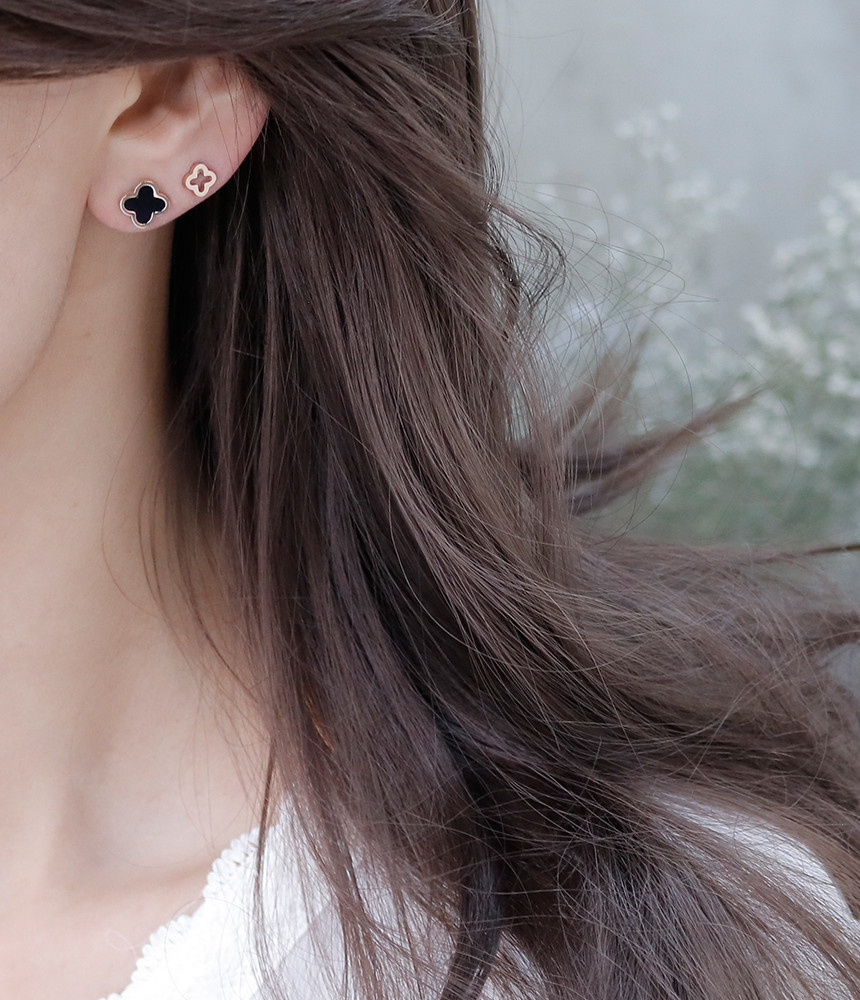 <b><p>Black Clover 6 pieces Surge Steel earring</p></b><b><p>ブラッククローバー6ピース 書かれているカールスチール イヤリング チタン ステンレス</p></b><br /><br /><p align='center'>