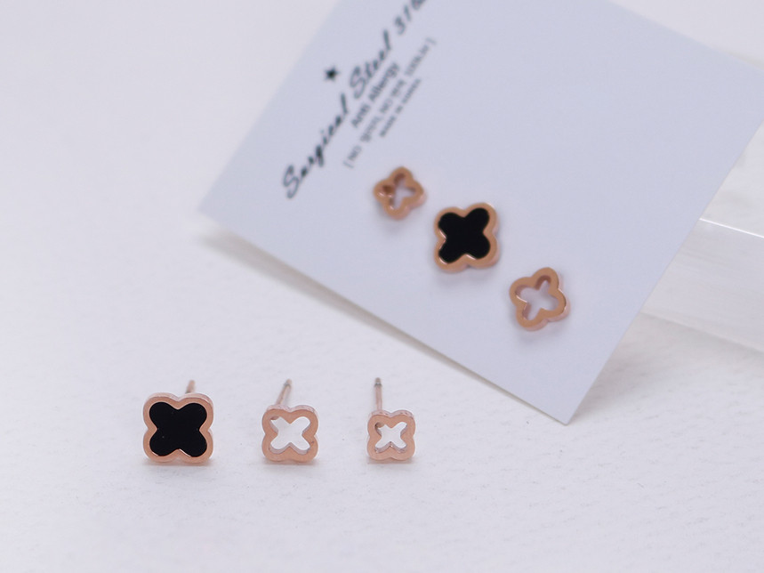 <b><p>Black Clover 6 pieces Surge Steel earring</p></b><b><p>ブラッククローバー6ピース 書かれているカールスチール イヤリング チタン ステンレス</p></b><br /><br /><p align='center'>