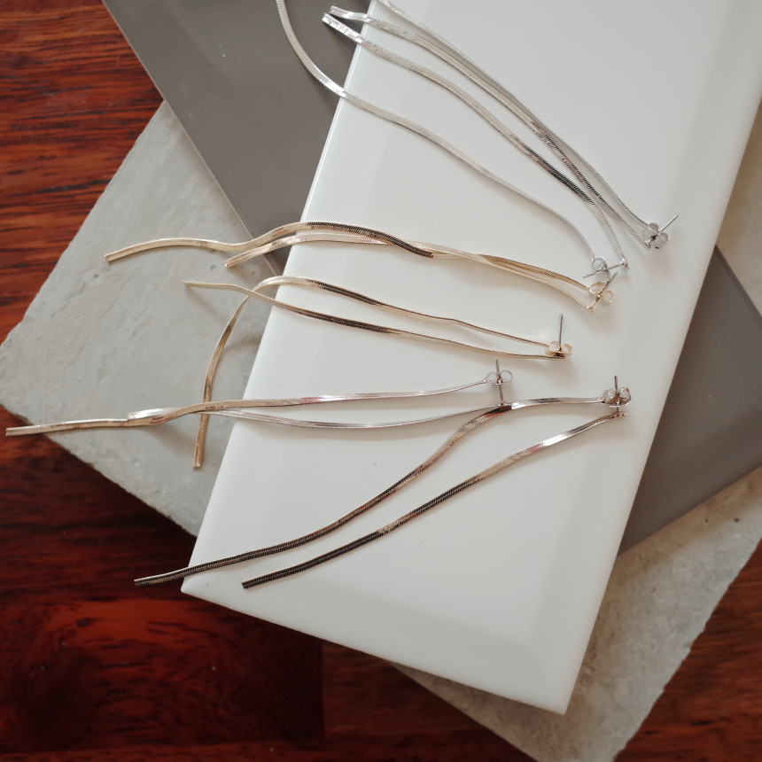 <b><p>NO104 Bijou Silver fing Lo front Back cha</p></b><b><p>NO104 ビジュー ウンチム ロング 前 後チェーン イヤリ シックな ユニーデザイン</p></b><br /><br /><p align='center'>