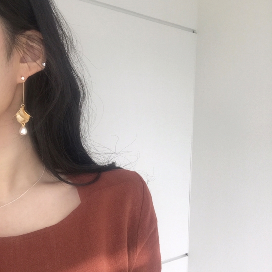 <b><p>Amiens flower bell earing Nick-free simple</p></b><b><p>アミアンス フラワー ベル イヤリング 無ニッケル シンプル 花のグ ゴールド ティーク</p></b><br /><br /><p align='center'>