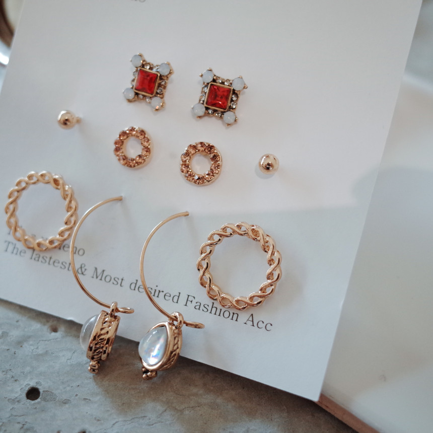 <b><p>Forever 10See Stone ring ear Simple Unique</p></b><b><p>永遠 10See ストーンリング イヤ シンプルユニーク スタイリッシュルック 30代の女性</p></b><br /><br /><p align='center'>