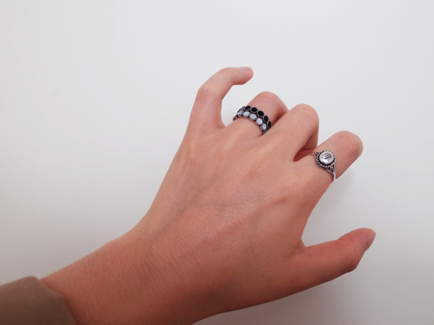 <b><p>silver Moth-Daught onyx Dgle ring ste Turquoise</p></b><b><p>シルバー 螺鈿 オニキス ドングル 原石 ターコイズ 重ね着 20代の女性</p></b><br /><br /><p align='center'>