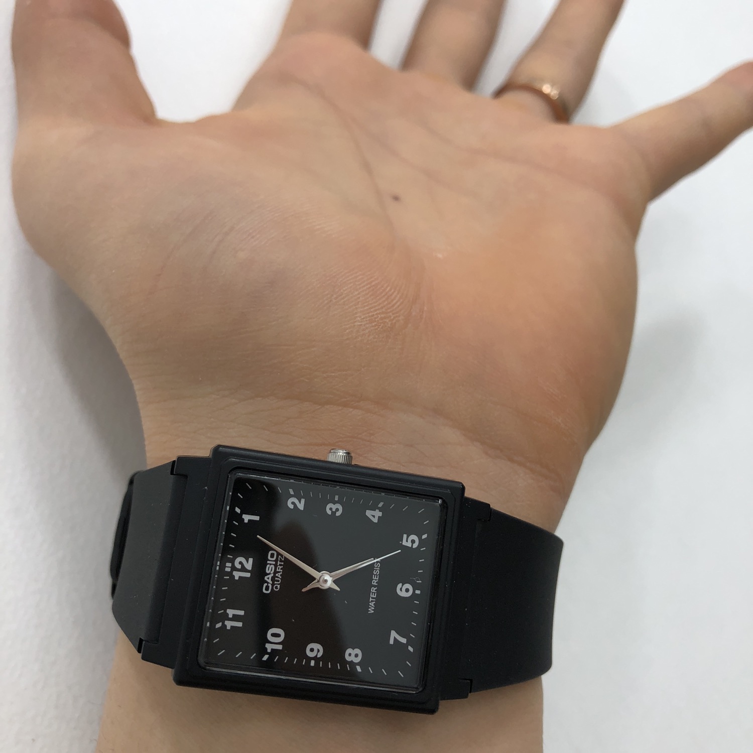 <b><p>Unisex Casio Square Watch 2color daily uple</p></b><b><p>ユニセックス カシオスクエア腕時計 2色 デイリー カップル おおティディ 20代の男性</p></b><br /><br /><p align='center'>