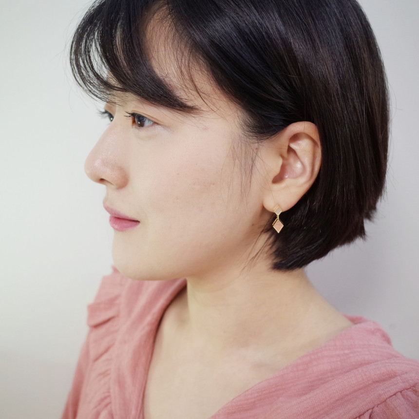 <b><p>Mourning pk Two Tone Drop Earrs Emotial Jewelry</p></b><b><p>無排 ピンク ツートンカラー ドロップイヤリング 感性ジュエリー シンプルな ゲストルック</p></b><br /><br /><p align='center'>