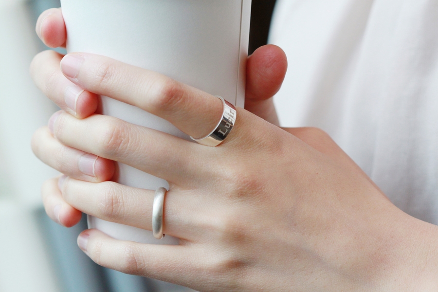 <b><p>99 silv Sr Engage ri 3mm, 5.4 eraable Annisary</p></b><b><p>99シルバー ウンガラクジ アンゲージ リング 3mm、4mm、5.4mm、5.7mm、刻印可能</p></b><br /><br /><p align='center'>